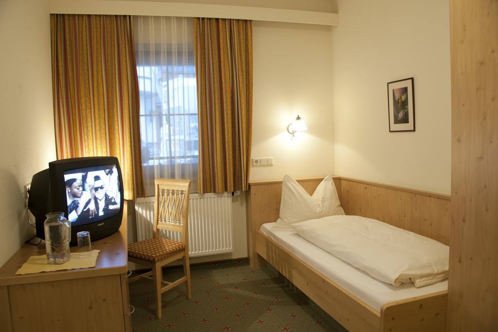 Hotel Garni Forelle Tux Bilik gambar